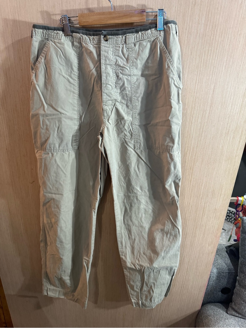 Men’s Timberland Khaki Cargo Pants With Button Closure Size 34